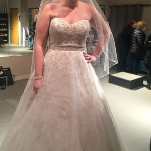 Stella York 6048 Wedding Dress-Never Worn!